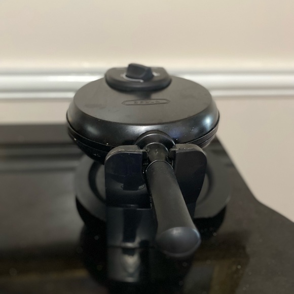 Bella Rotating Waffle Maker - Picture 4 of 12